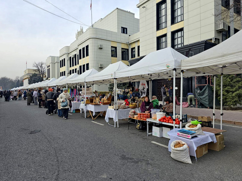 Ярмарка, которая вдохновляет: народный микрофон, Кара-Жорго и фермерские ряды